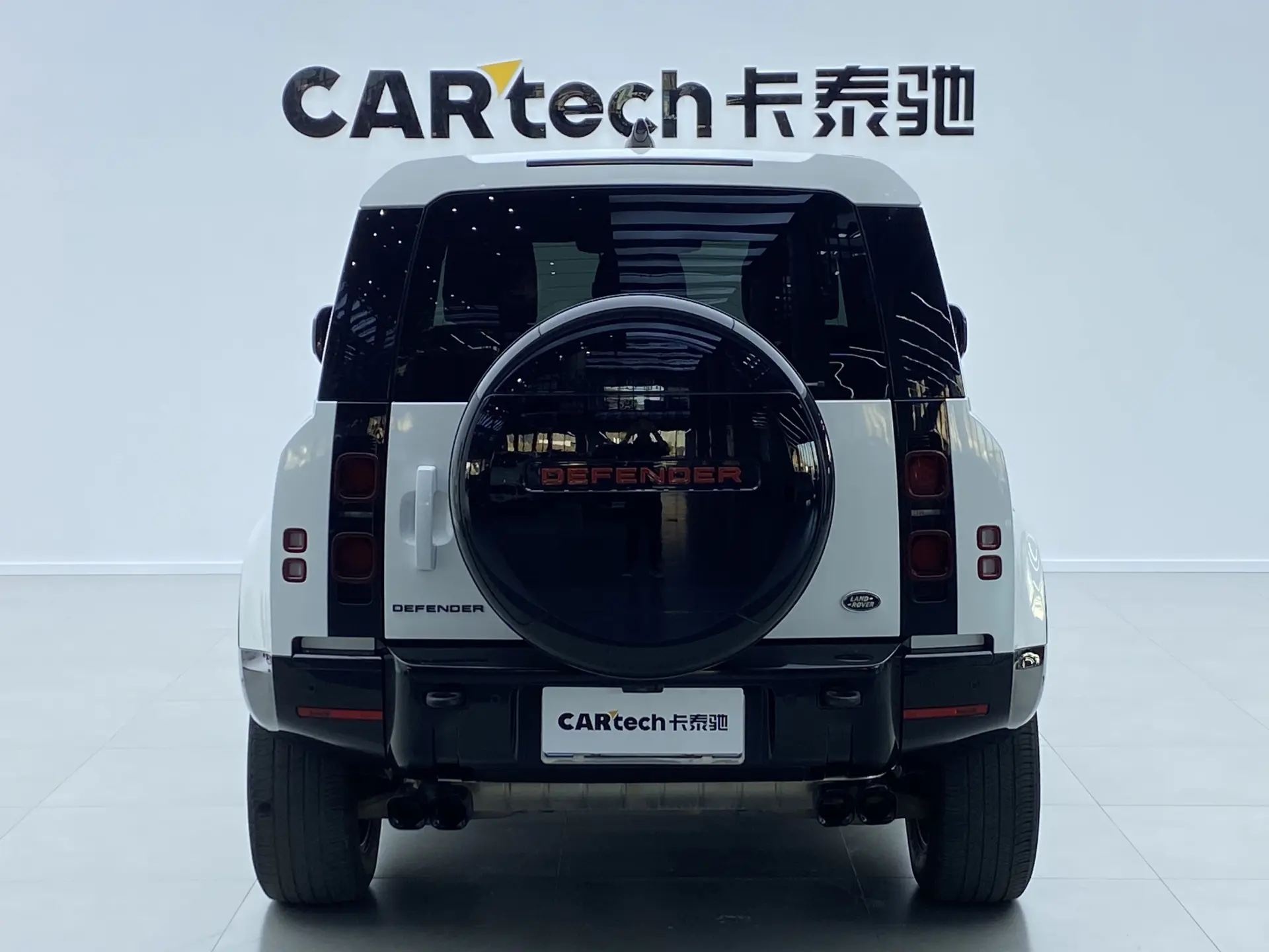 Land Rover Defender, 2022 4