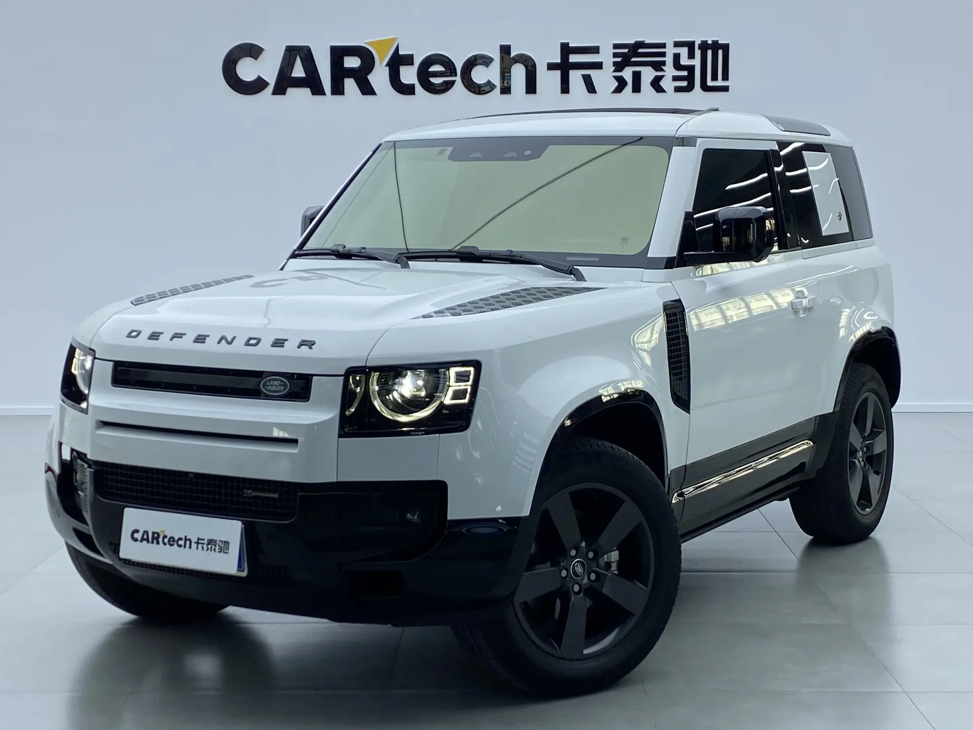 Land Rover Defender, 2022 все фото