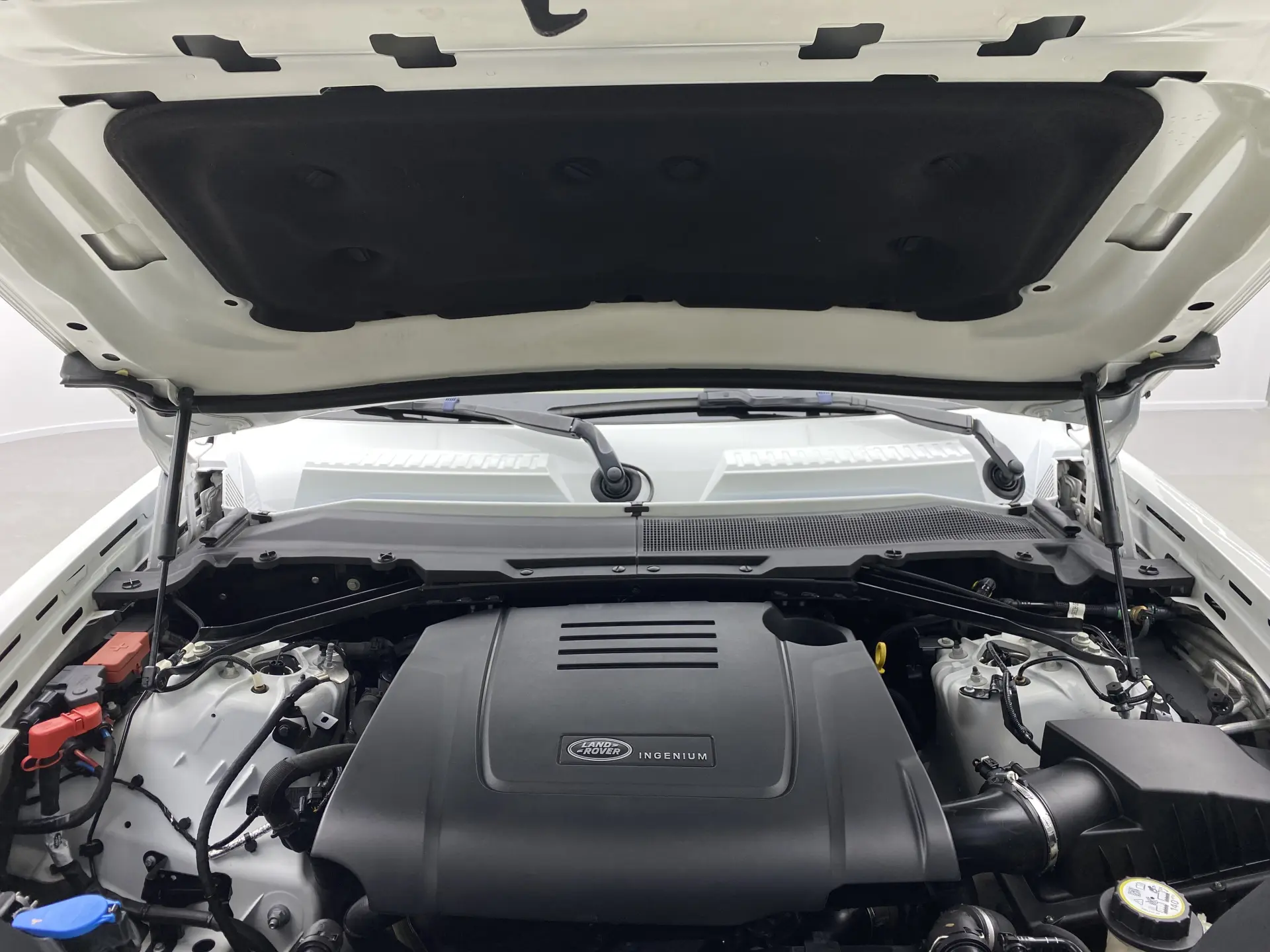Land Rover Defender, 2022 25