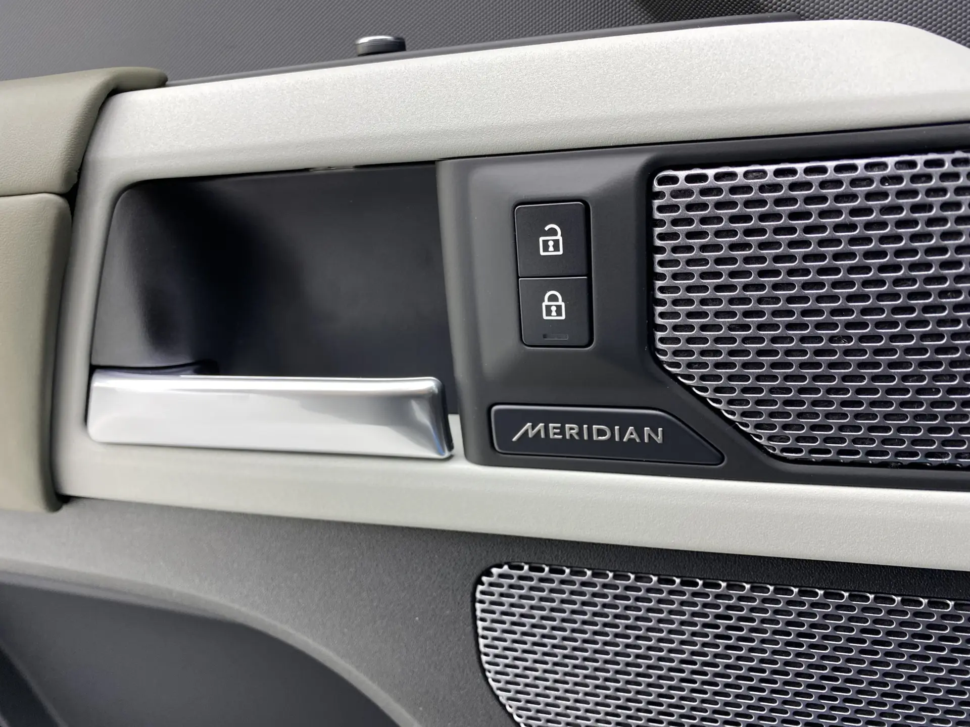 Land Rover Defender, 2022 22
