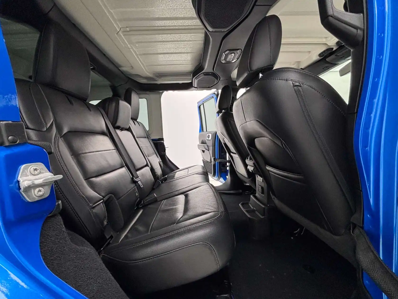 Jeep Wrangler, 2023 26