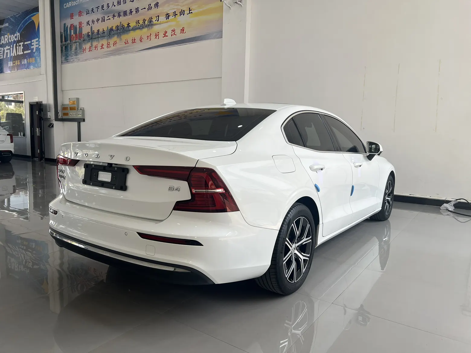 Volvo S60, 2023 3