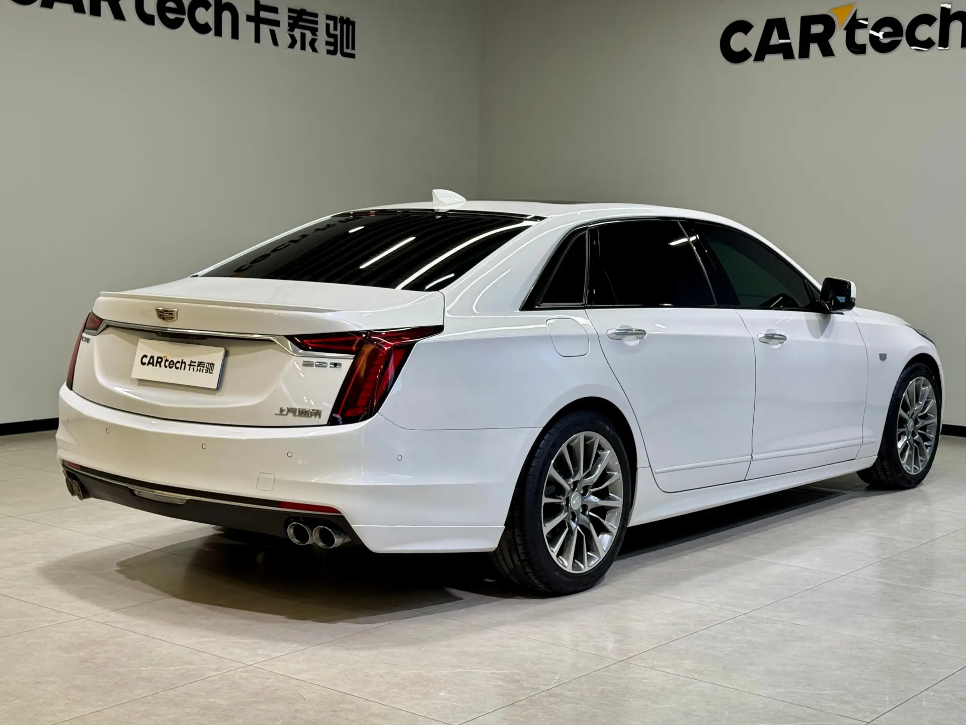 Cadillac CT6, 2022 6