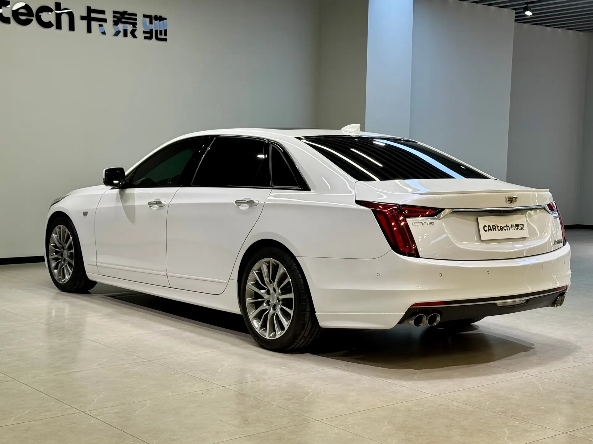 Cadillac CT6, 2022 4