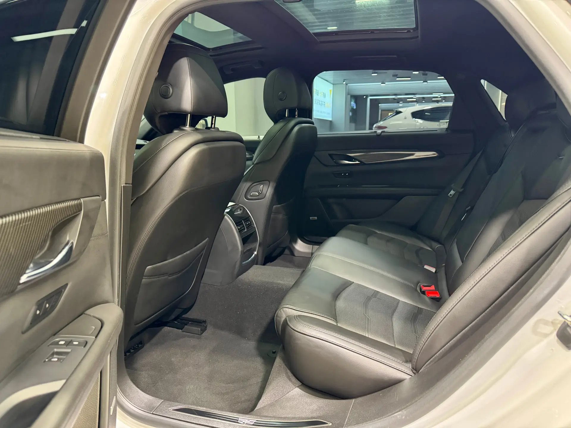 Cadillac CT6, 2022 24