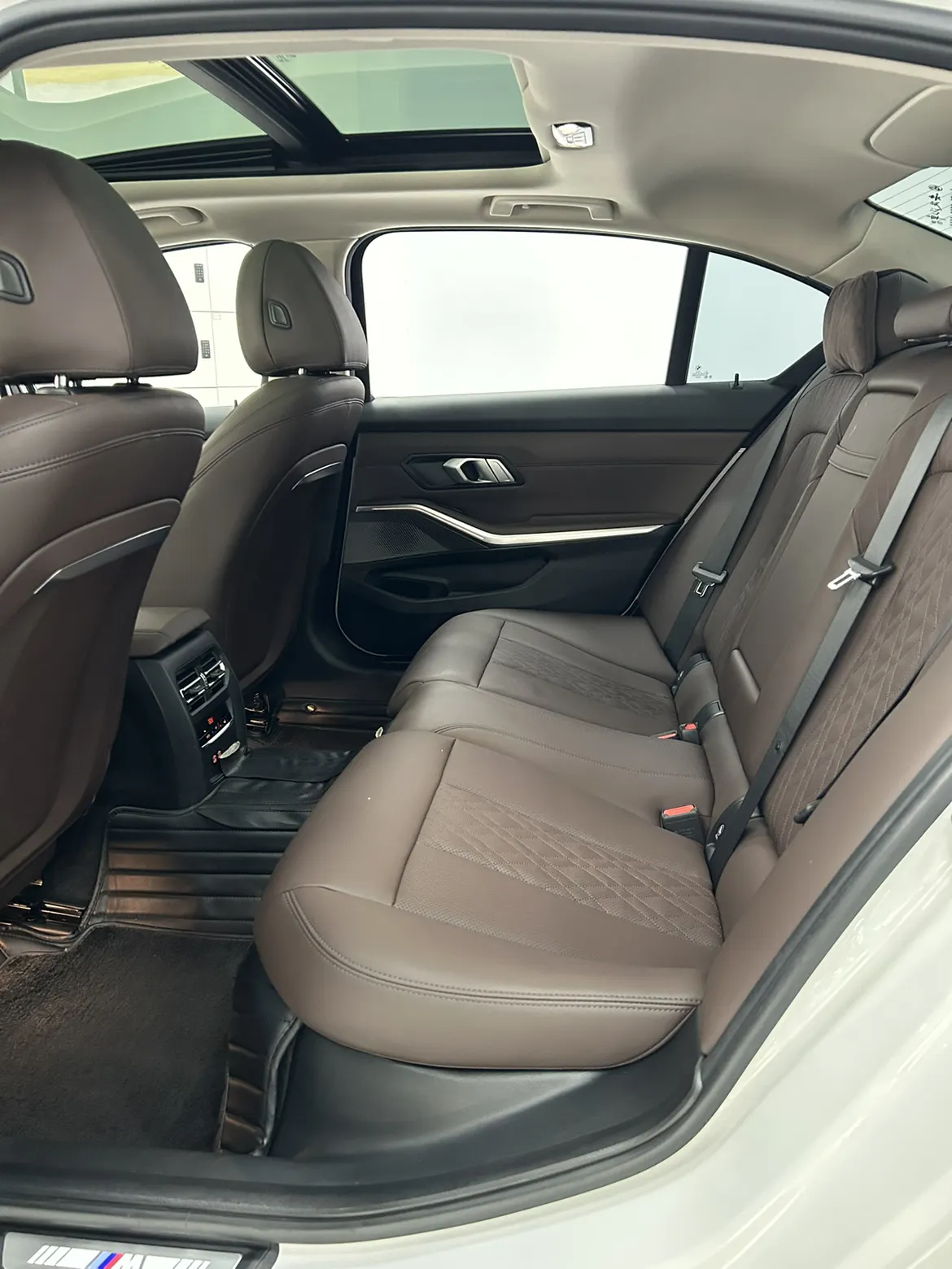 BMW 325Li, 2023 13