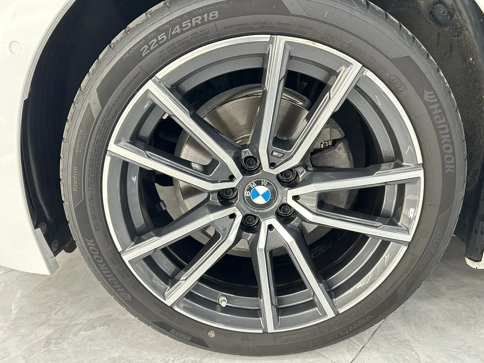 BMW 325Li, 2023 7