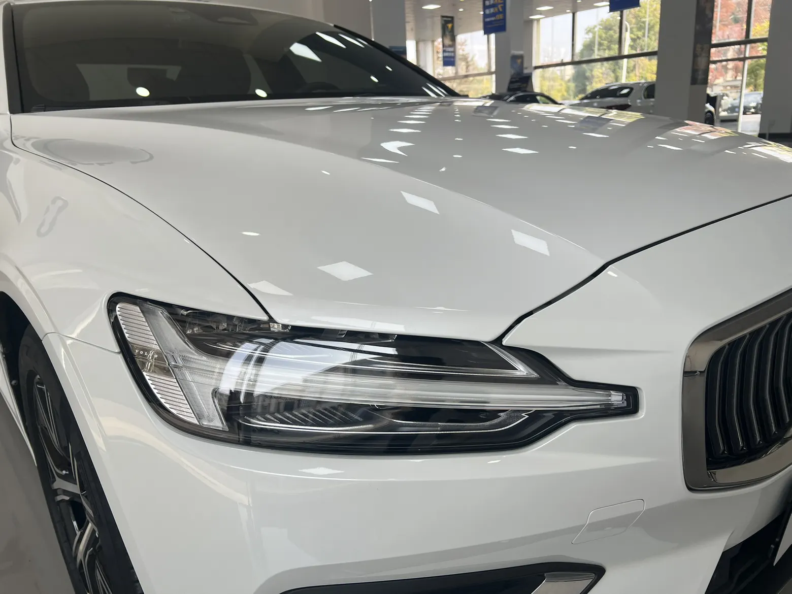 Volvo S60, 2023 все фото