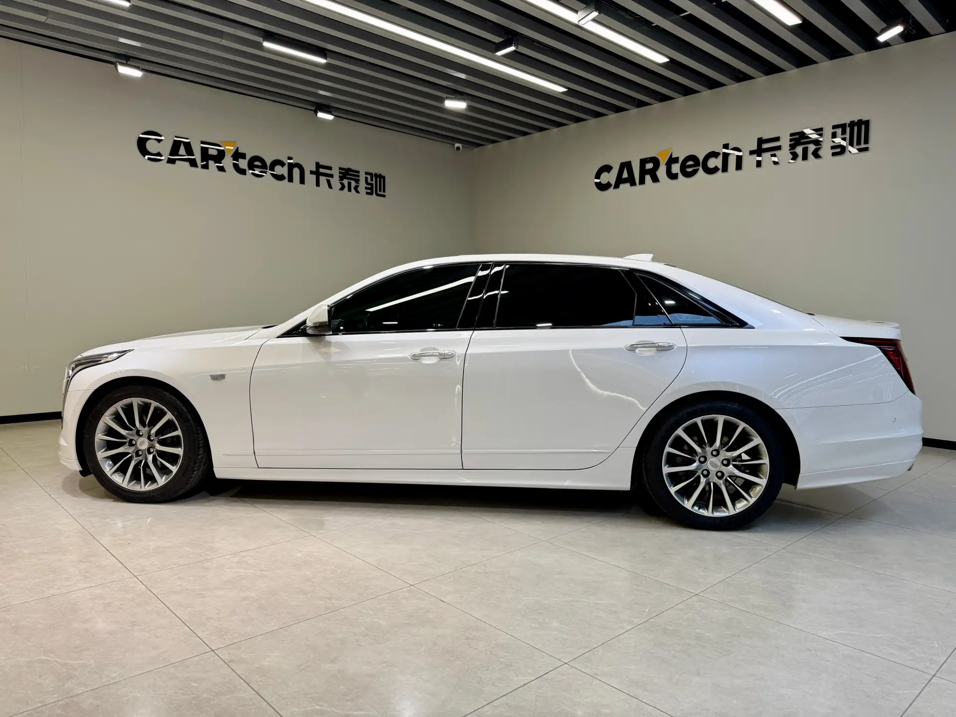 Cadillac CT6, 2022 7