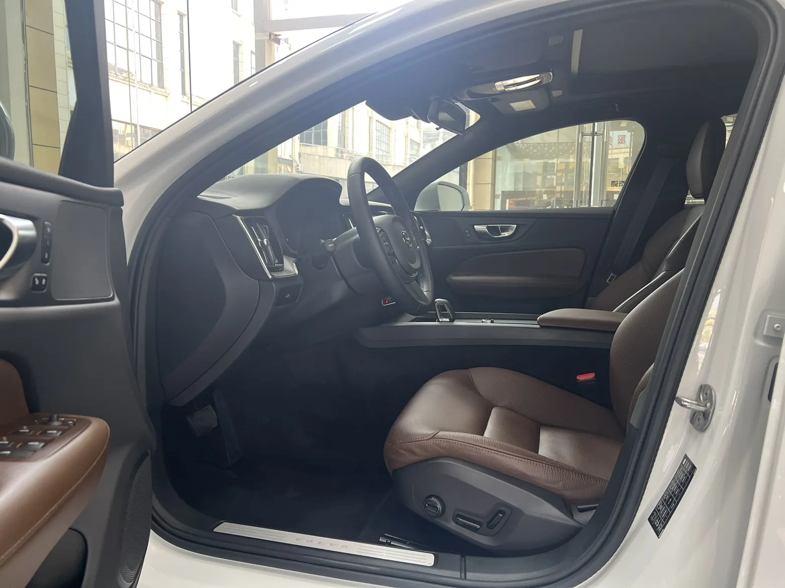 Volvo S60, 2023 11