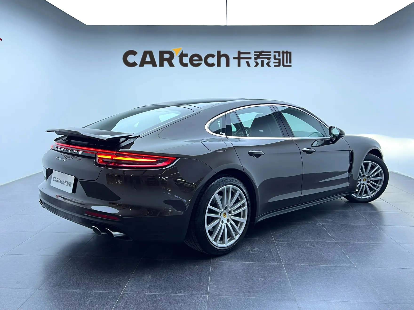 Porsche Panamera, 2018 все фото