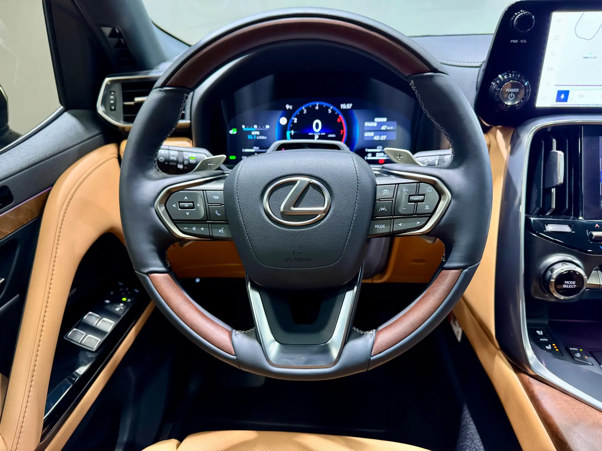 Lexus LX 700h, 2025 16
