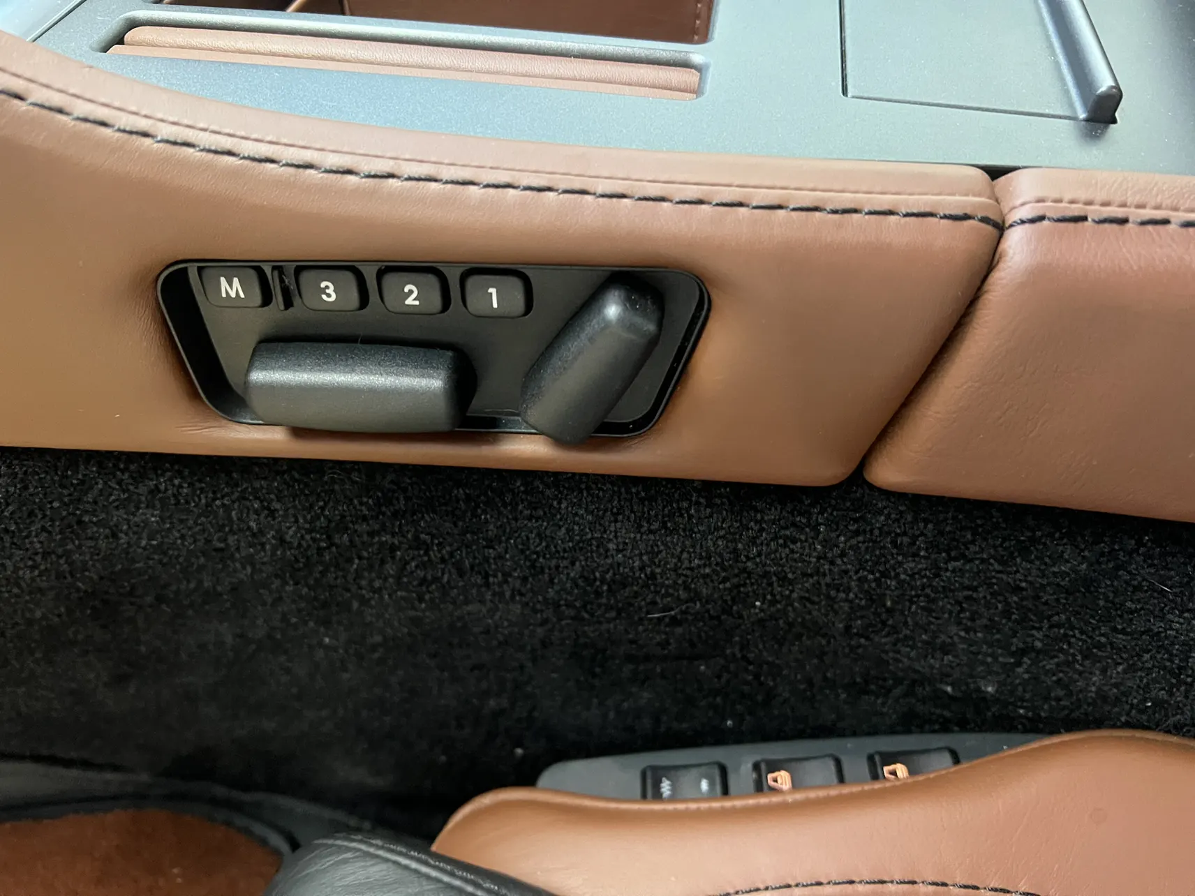 Aston Martin Vantage, 2012 19