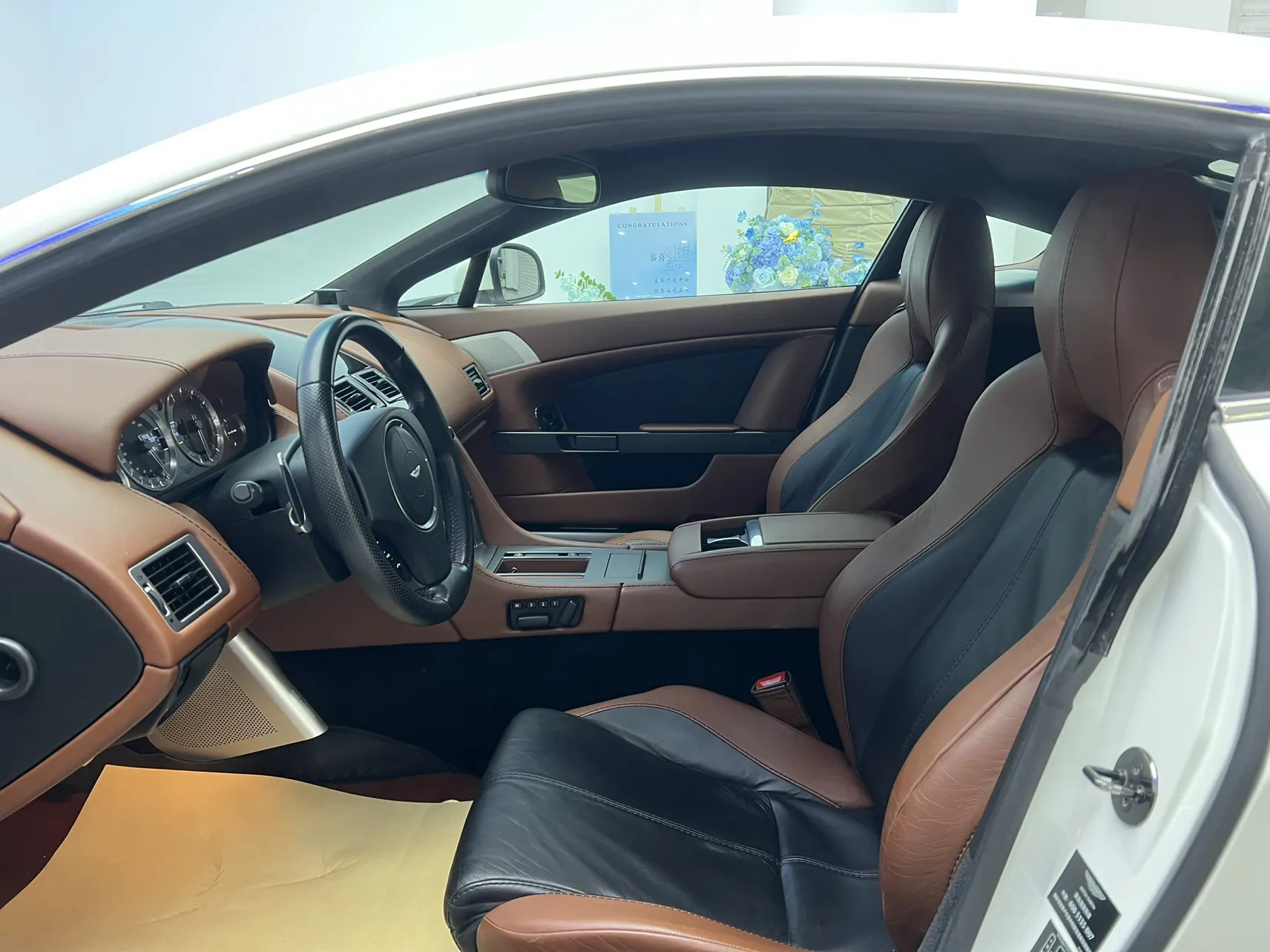 Aston Martin Vantage, 2012 17