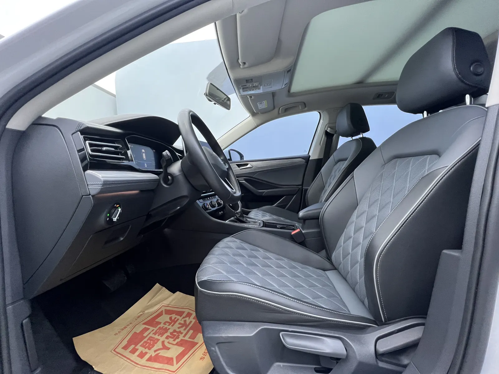 Volkswagen Sagitar, 2023 10