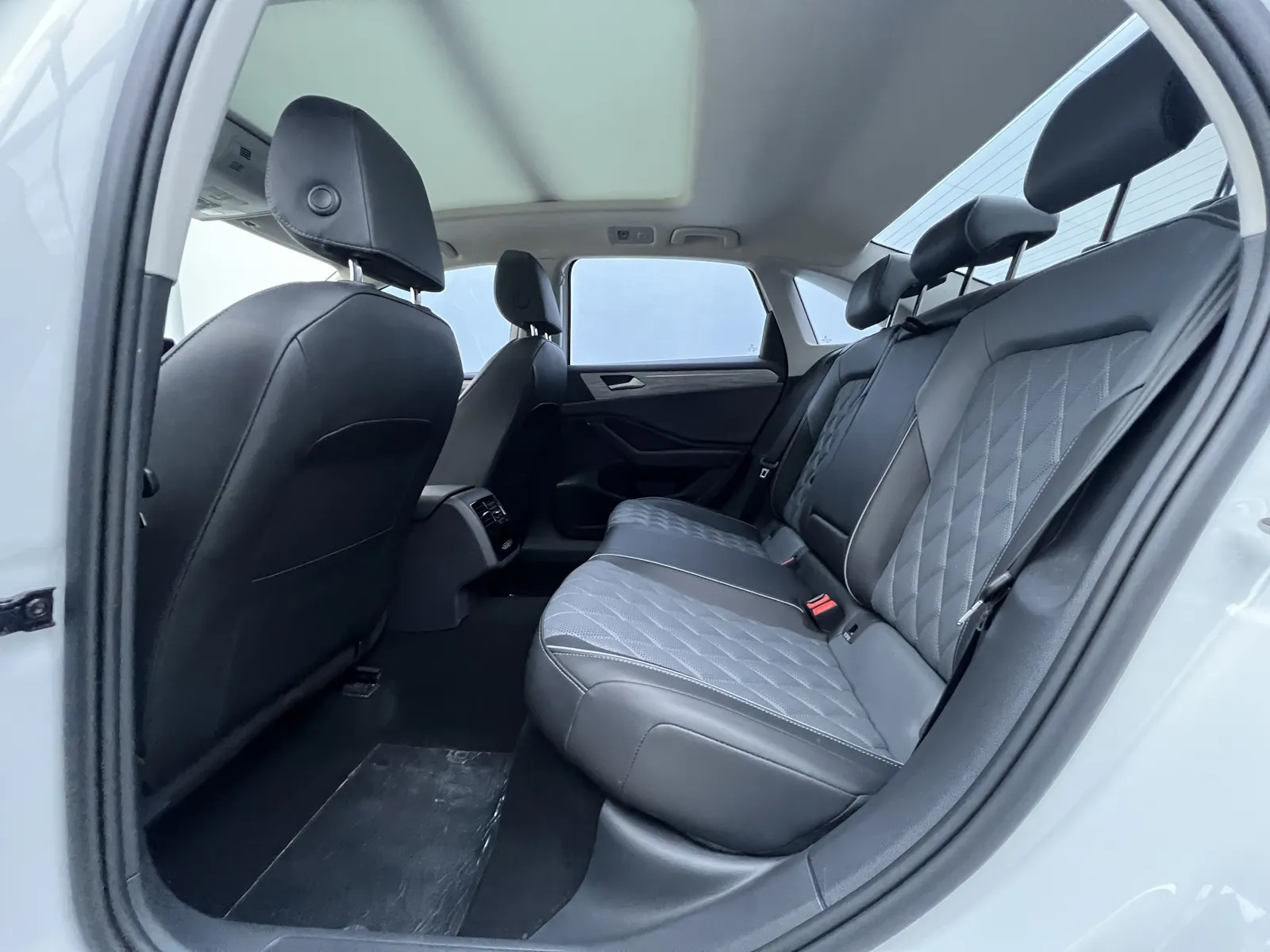 Volkswagen Sagitar, 2023 12