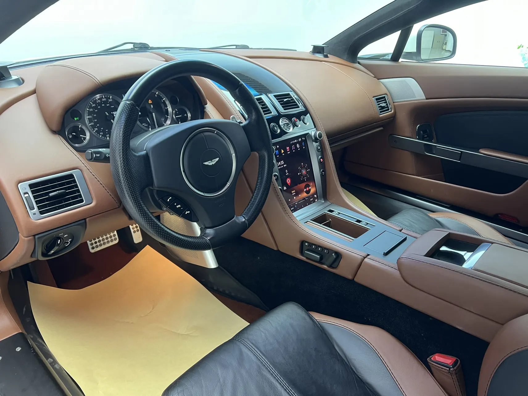 Aston Martin Vantage, 2012 30