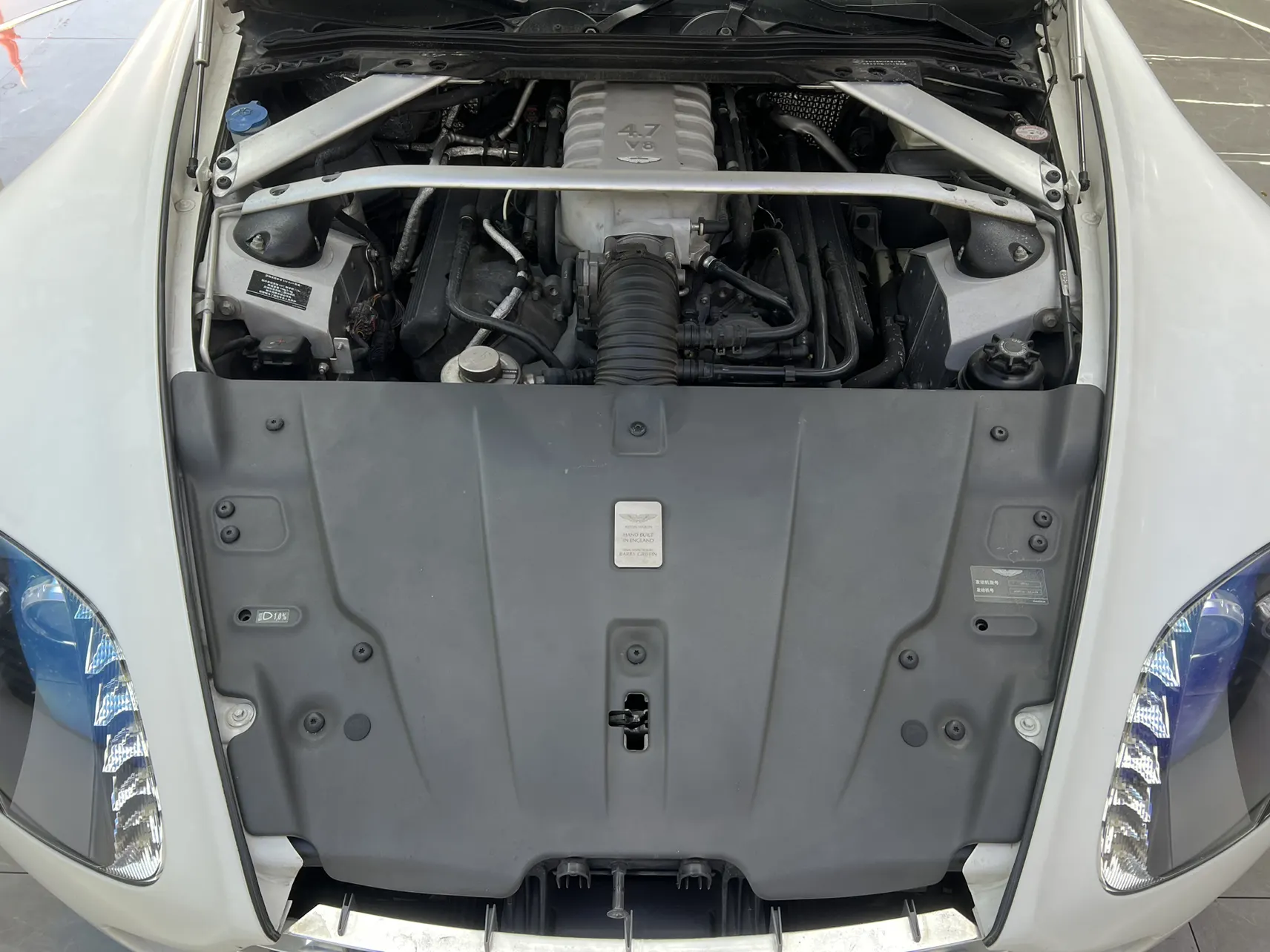 Aston Martin Vantage, 2012 11
