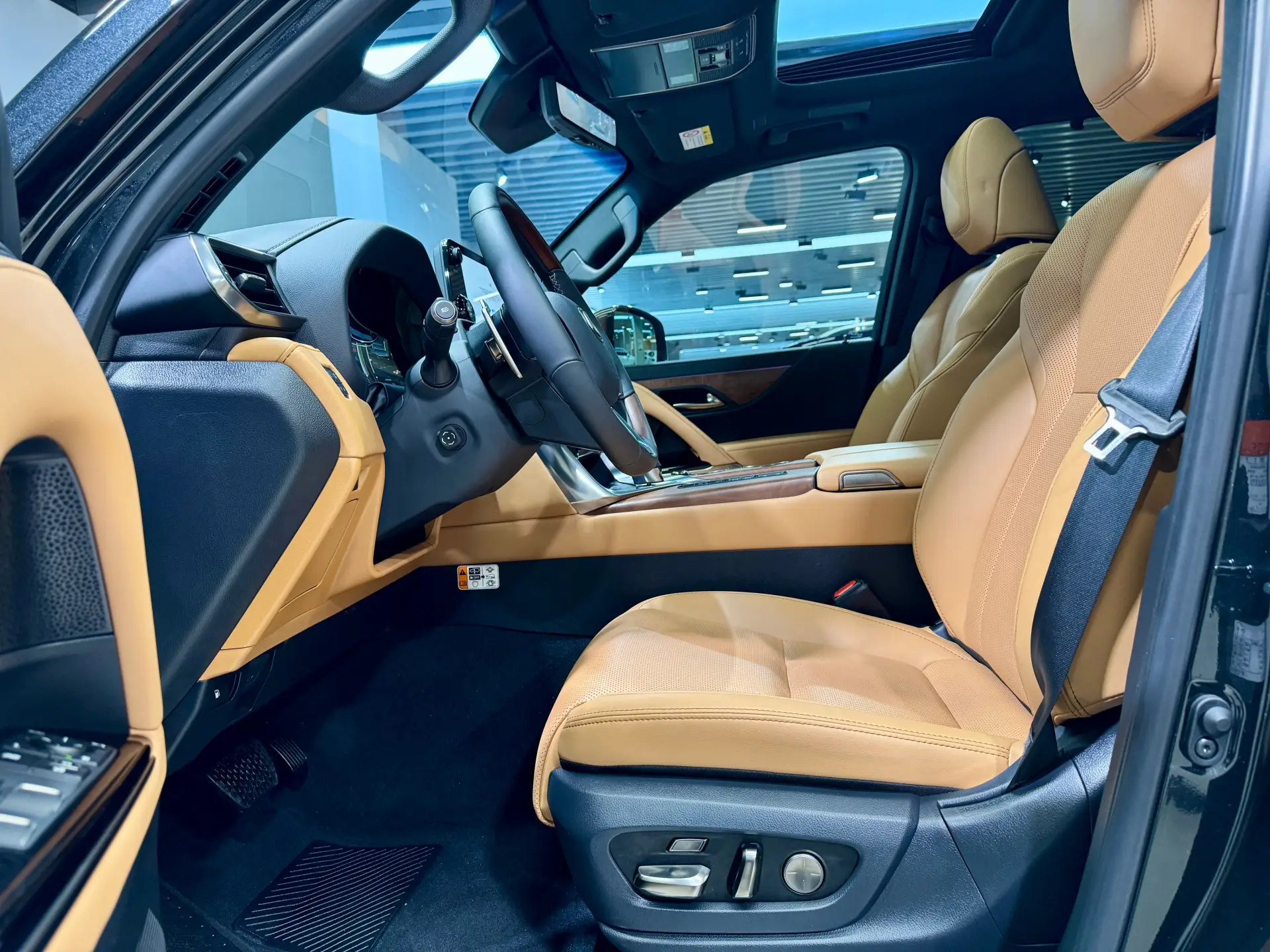 Lexus LX 700h, 2025 13