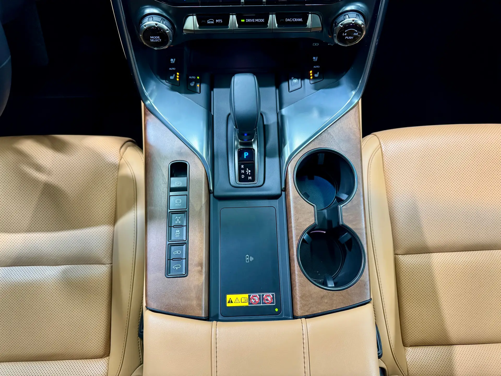 Lexus LX 700h, 2025 21