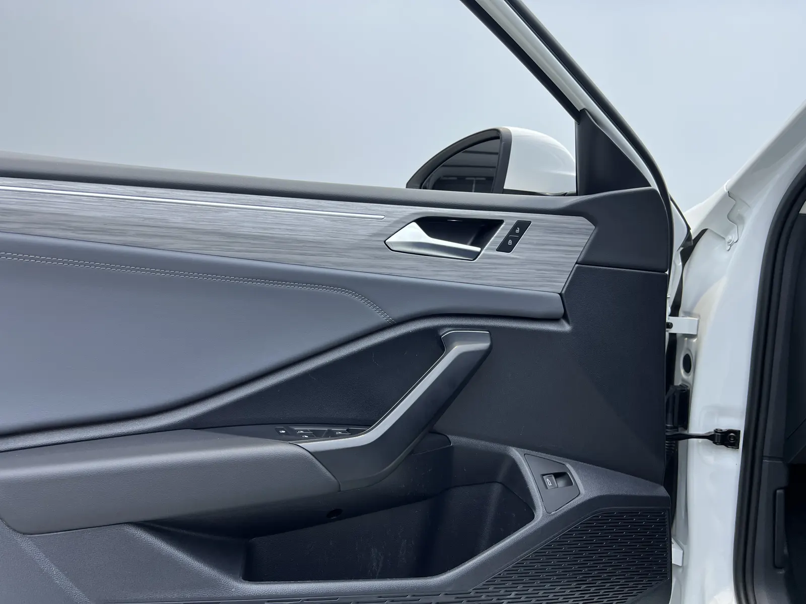 Volkswagen Sagitar, 2023 11
