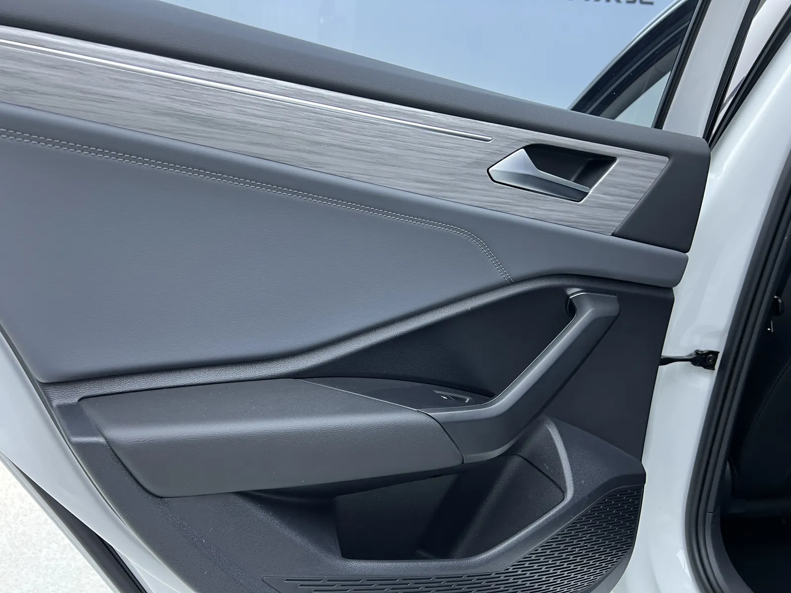 Volkswagen Sagitar, 2023 13