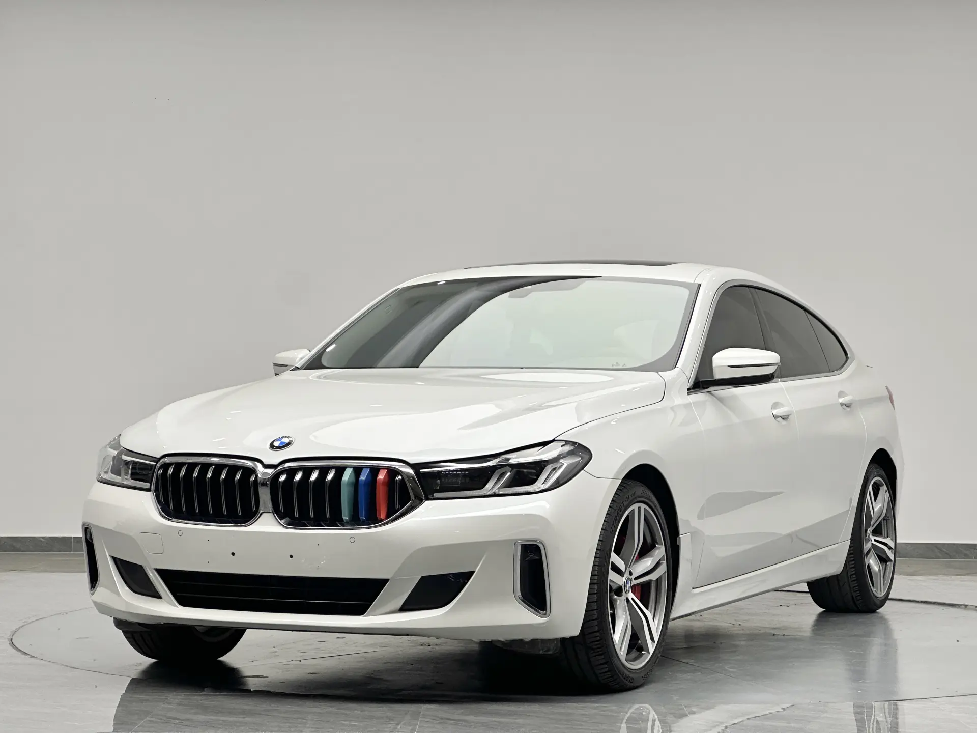 BMW 6GT, 2022 9