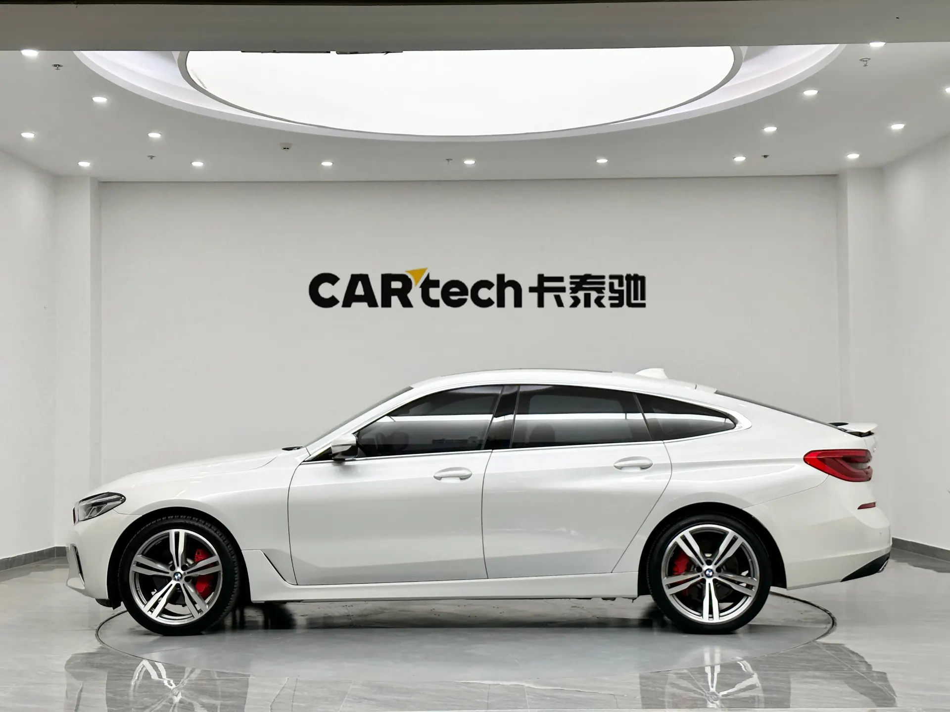 BMW 6GT, 2022 все фото