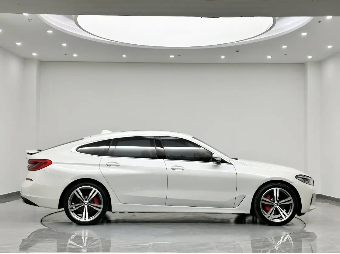 BMW 6GT, 2022 12