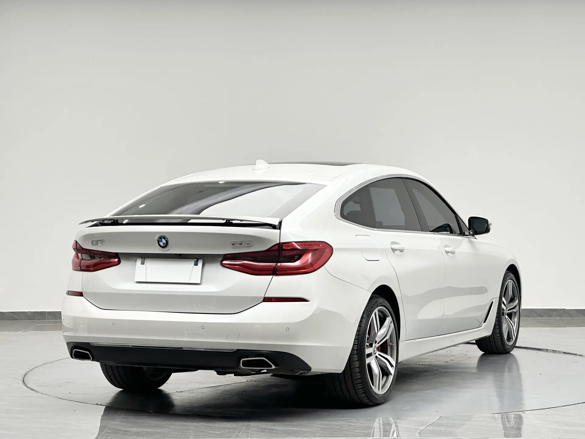 BMW 6GT, 2022 16