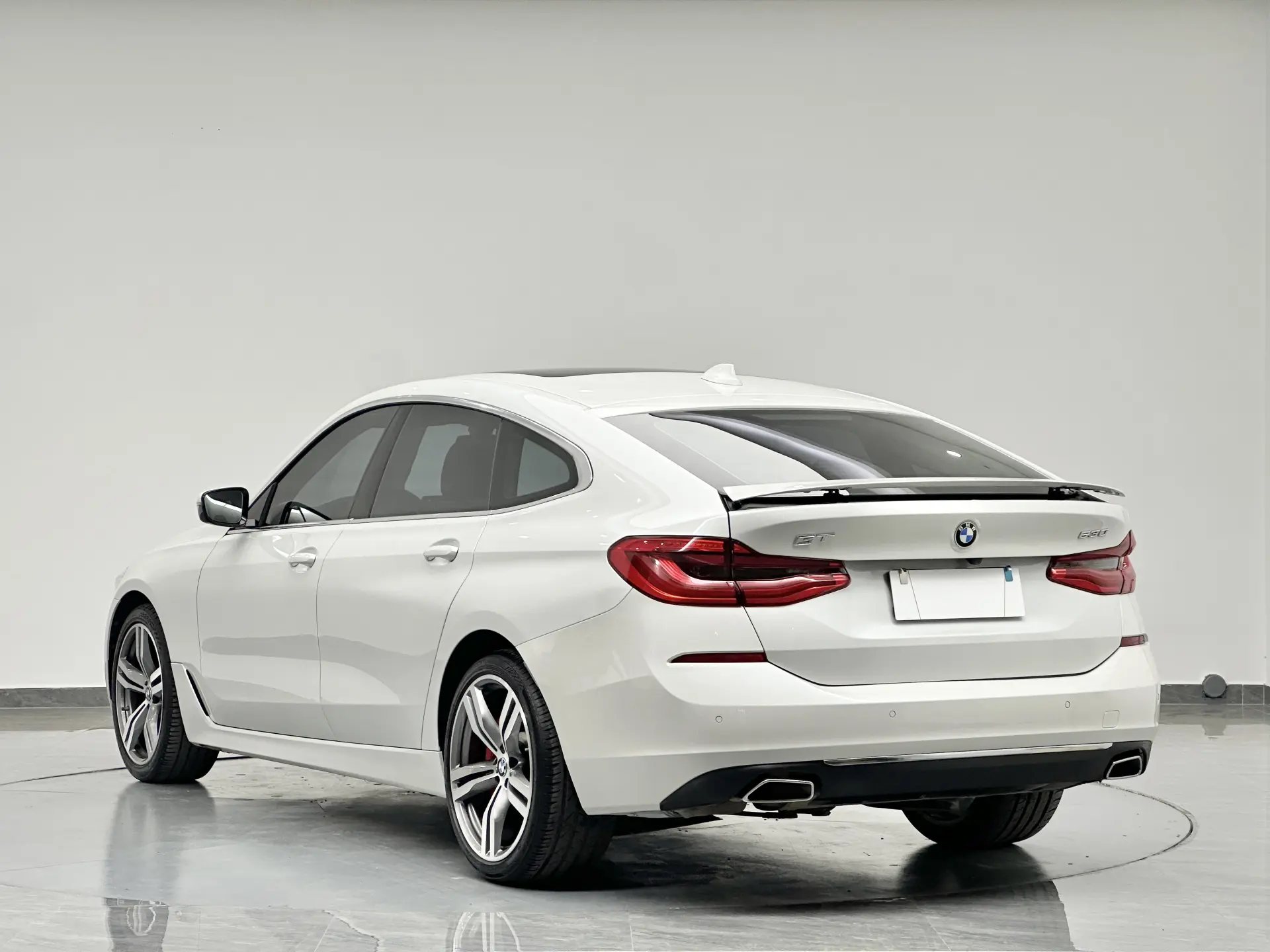 BMW 6GT, 2022 14