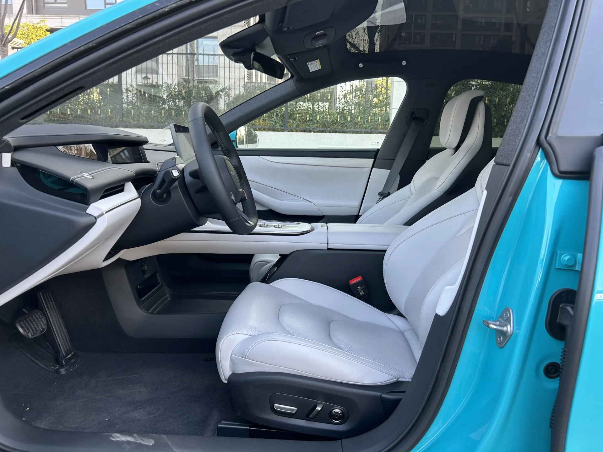 Xiaomi SU7, 2025 10