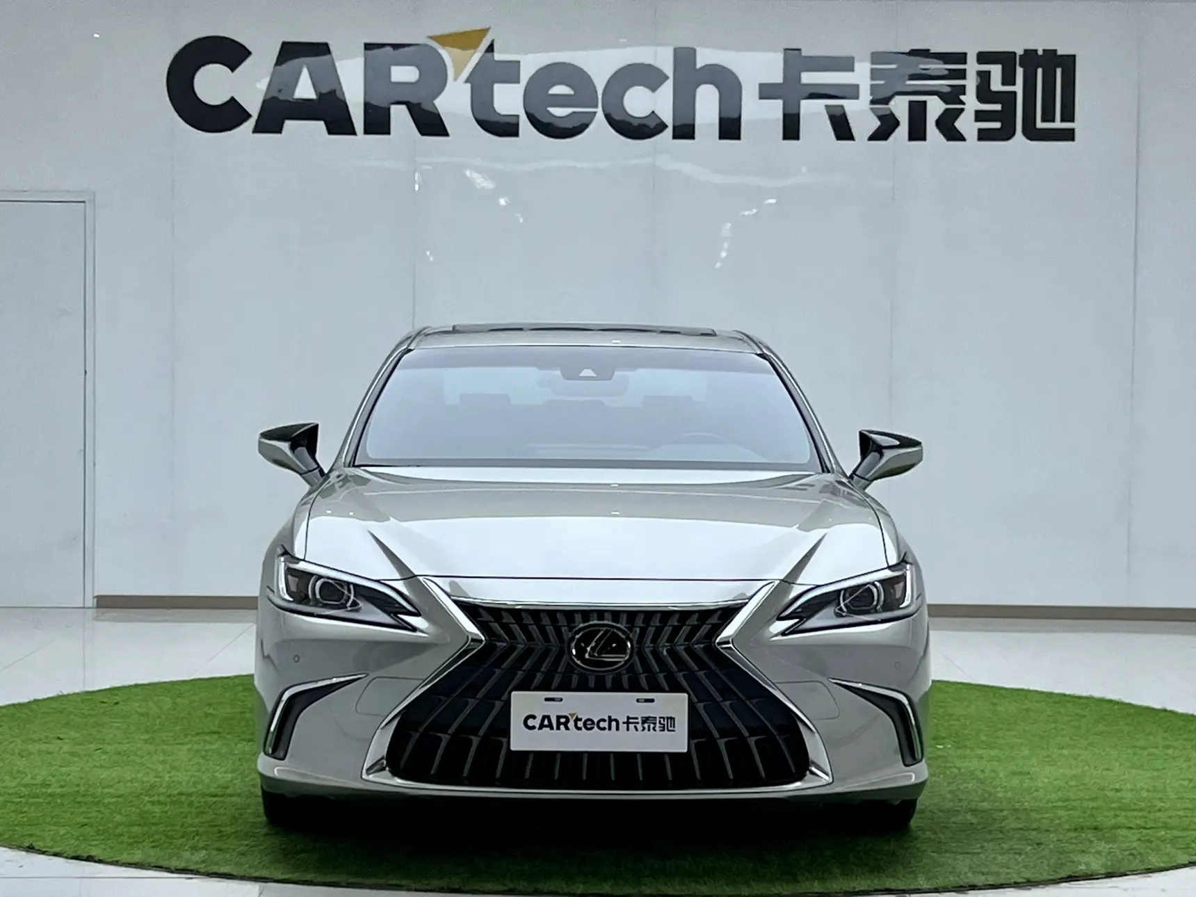 Lexus ES 200, 2024 7