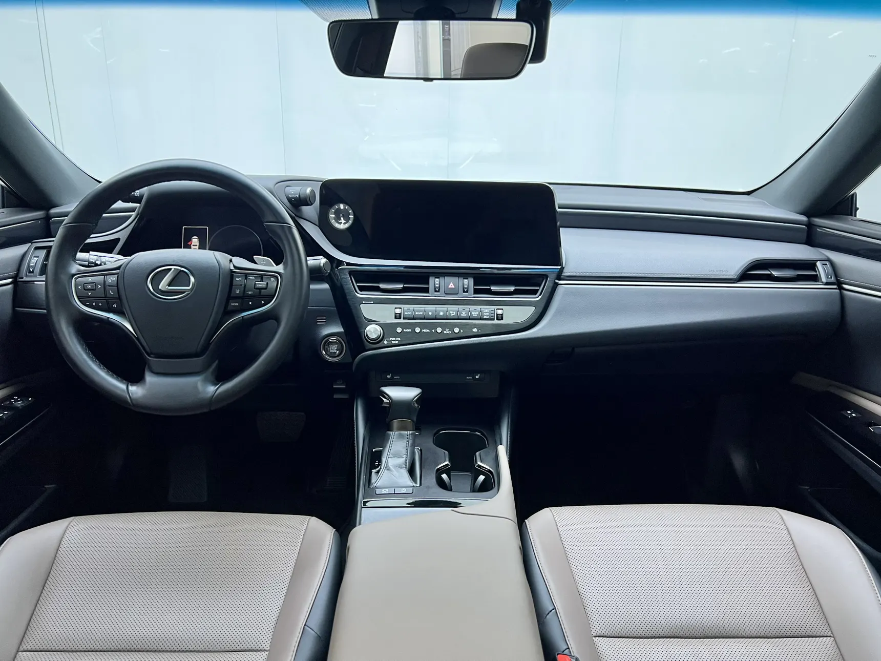 Lexus ES 200, 2024 17