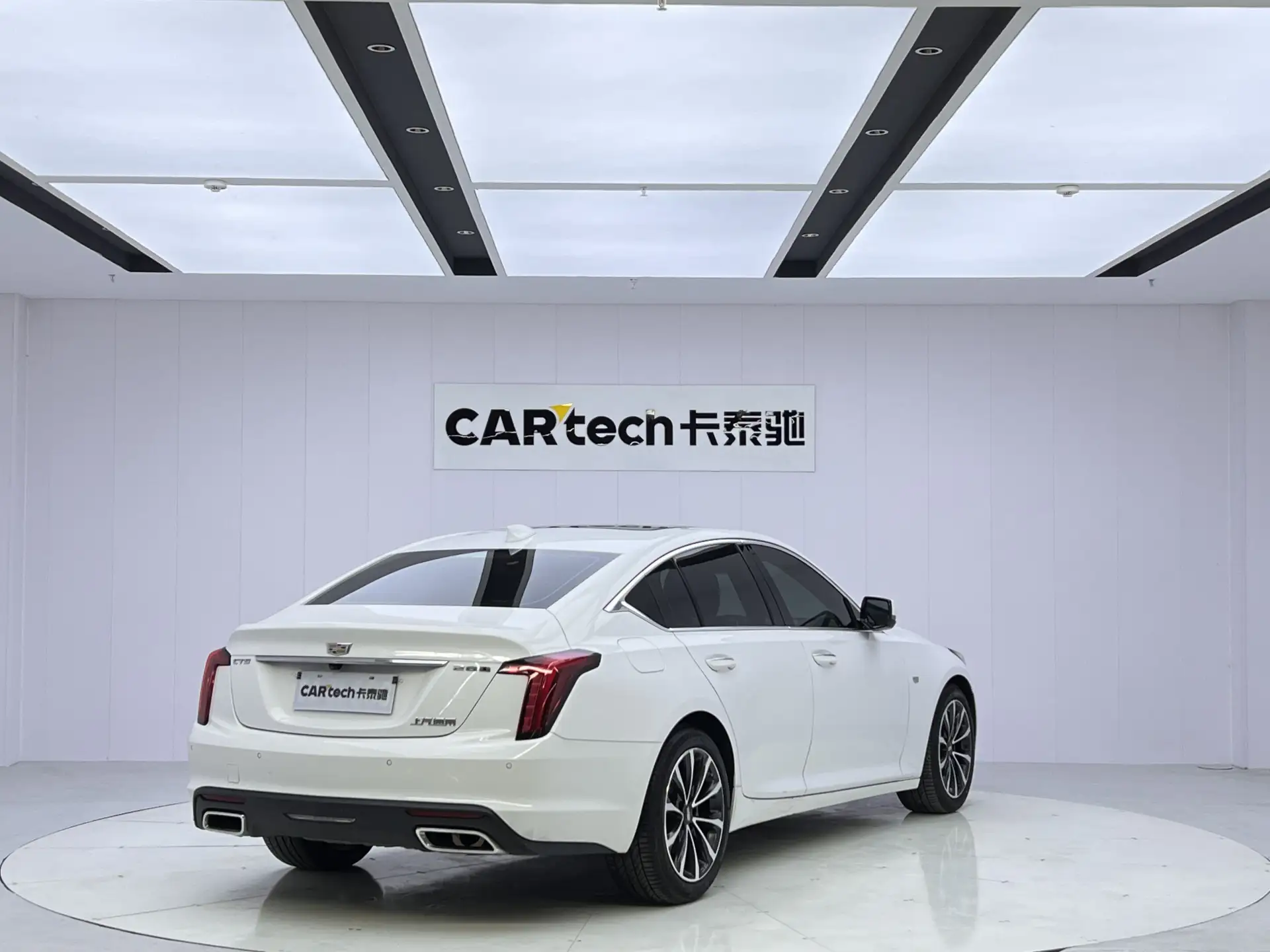 Cadillac CT5, 2022 все фото