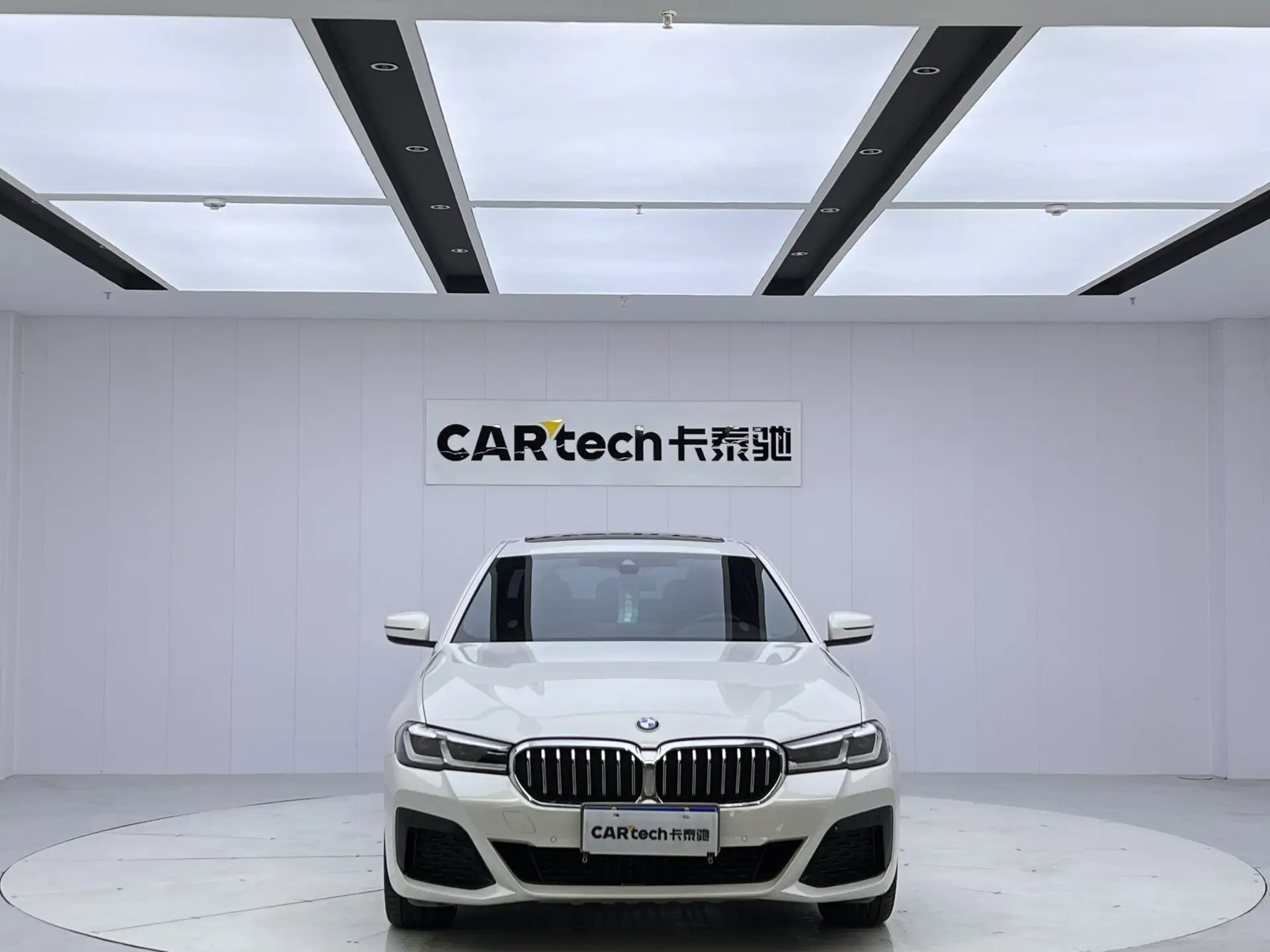 BMW 525Li, 2022 3
