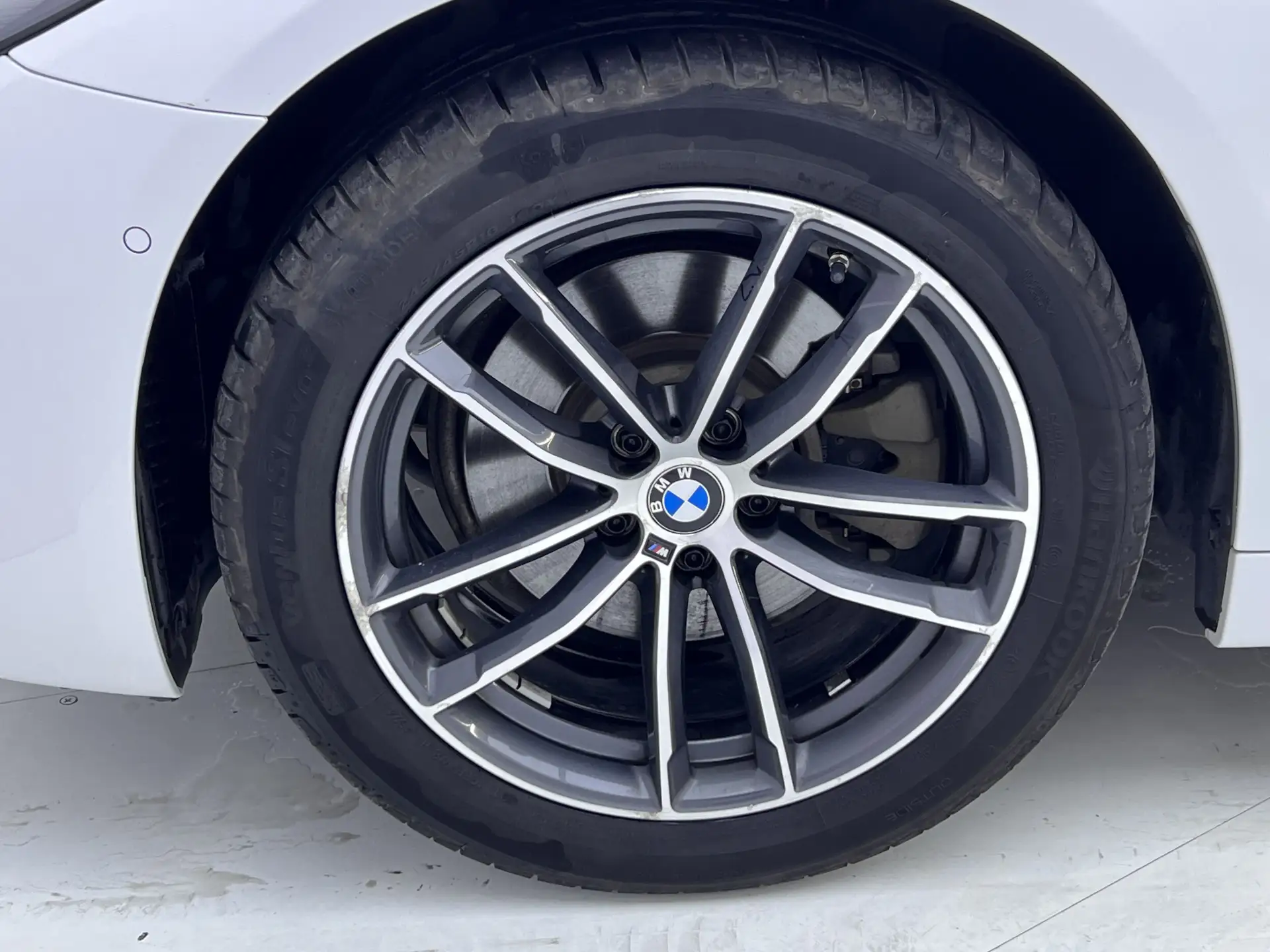 BMW 525Li, 2022 11