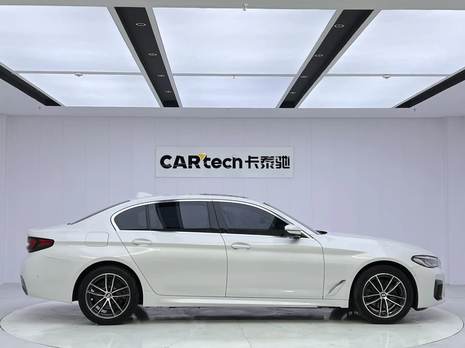 BMW 525Li, 2022 4