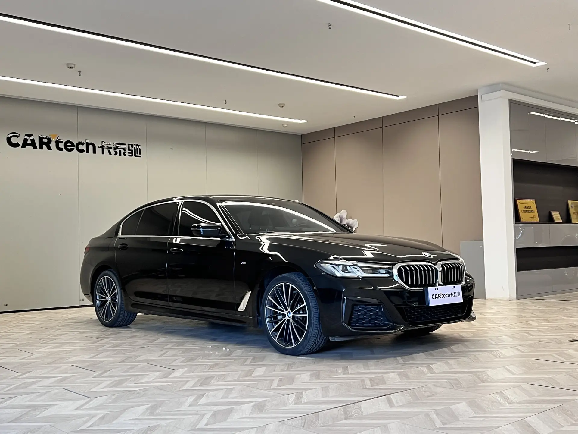 BMW 530Li, 2021 2