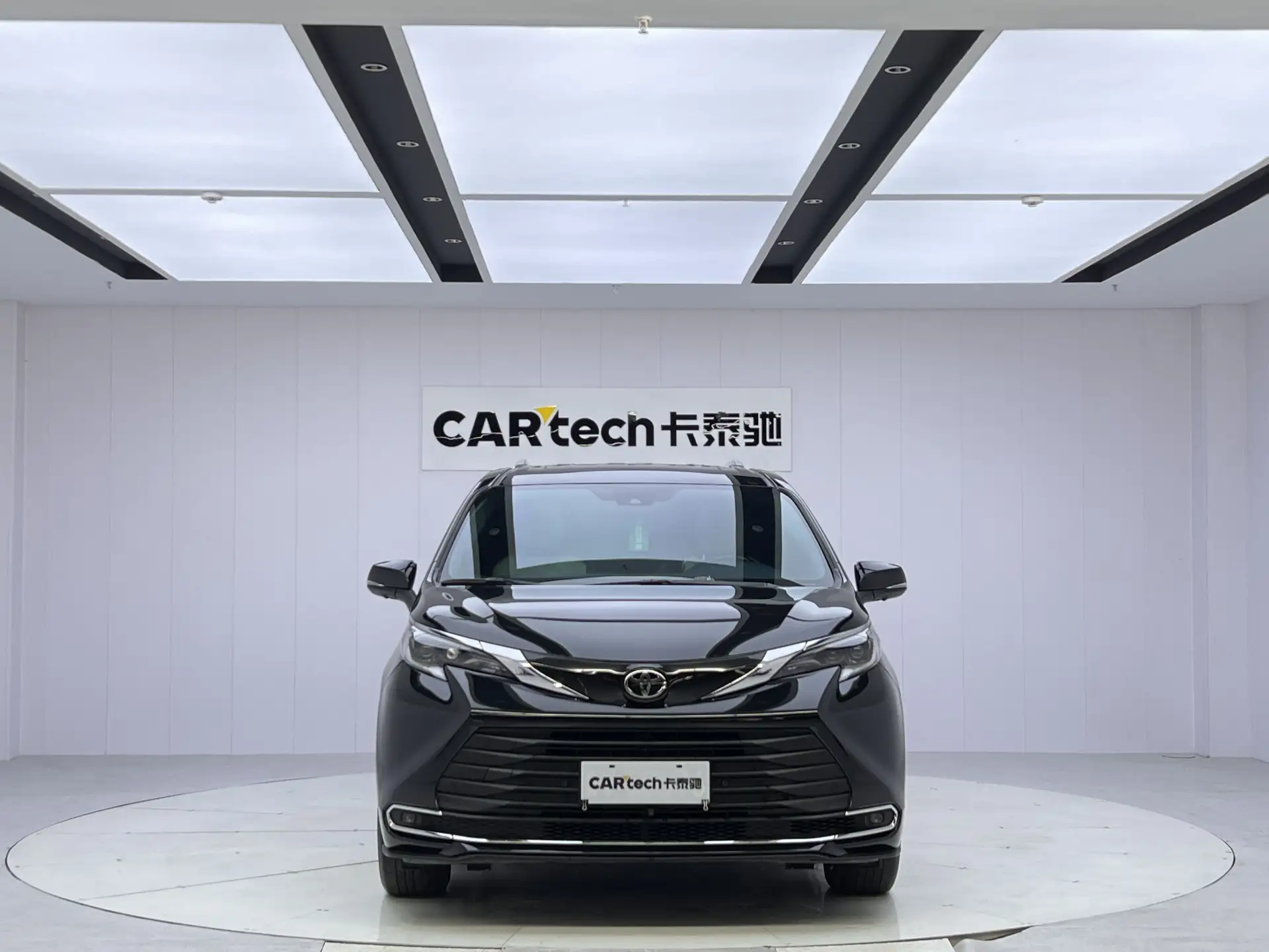 Toyota Sienna, 2024 3