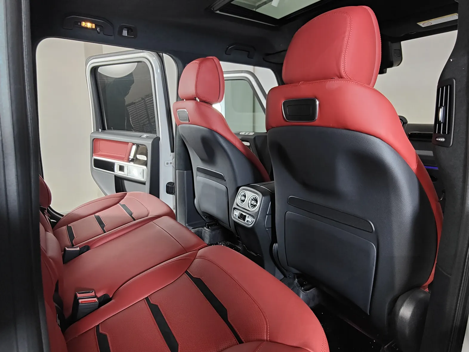 Mercedes-Benz G 63, 2024 16