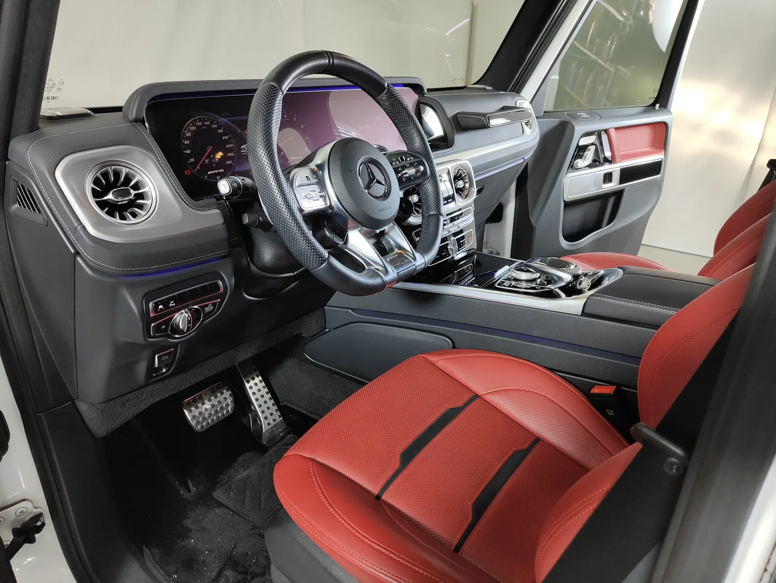 Mercedes-Benz G 63, 2024 14