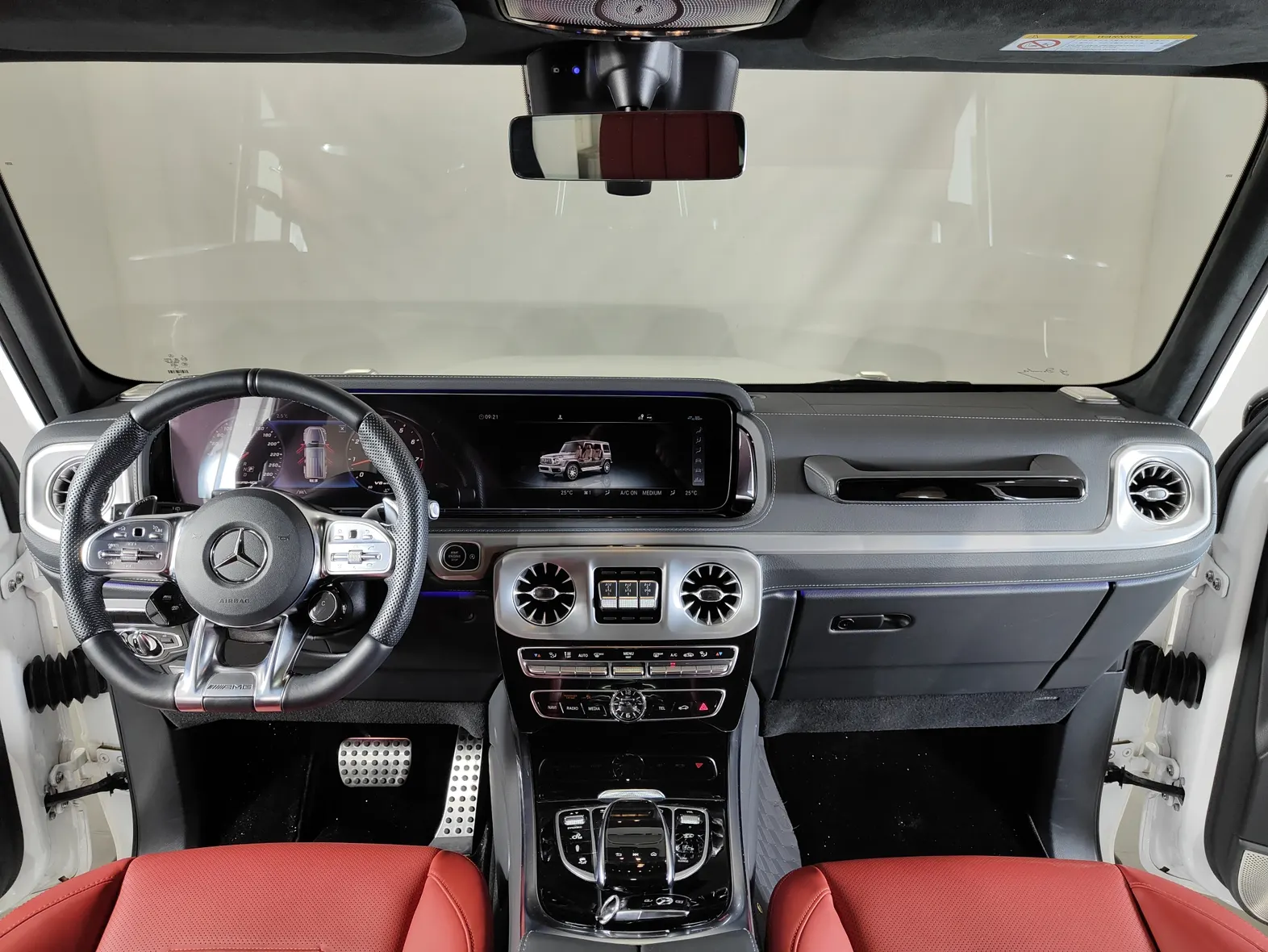 Mercedes-Benz G 63, 2024 10
