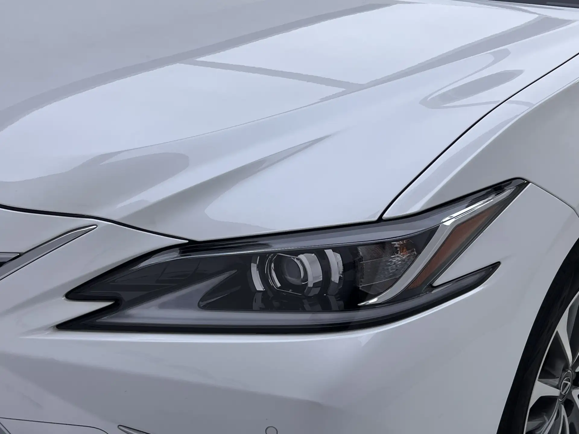 Lexus ES 200, 2024 9