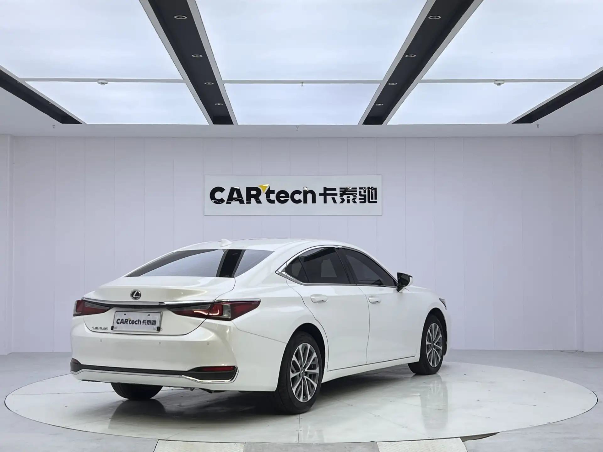 Lexus ES 200, 2024 все фото