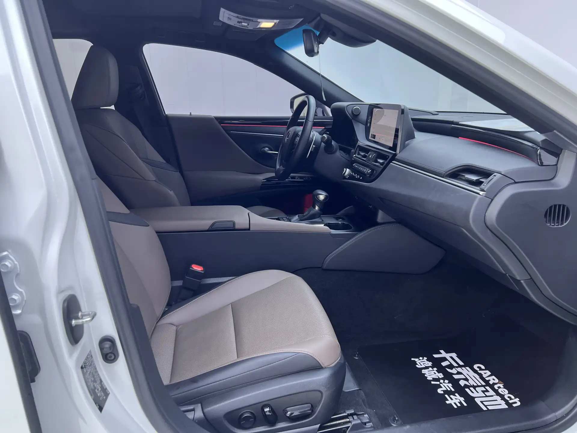 Lexus ES 200, 2024 19