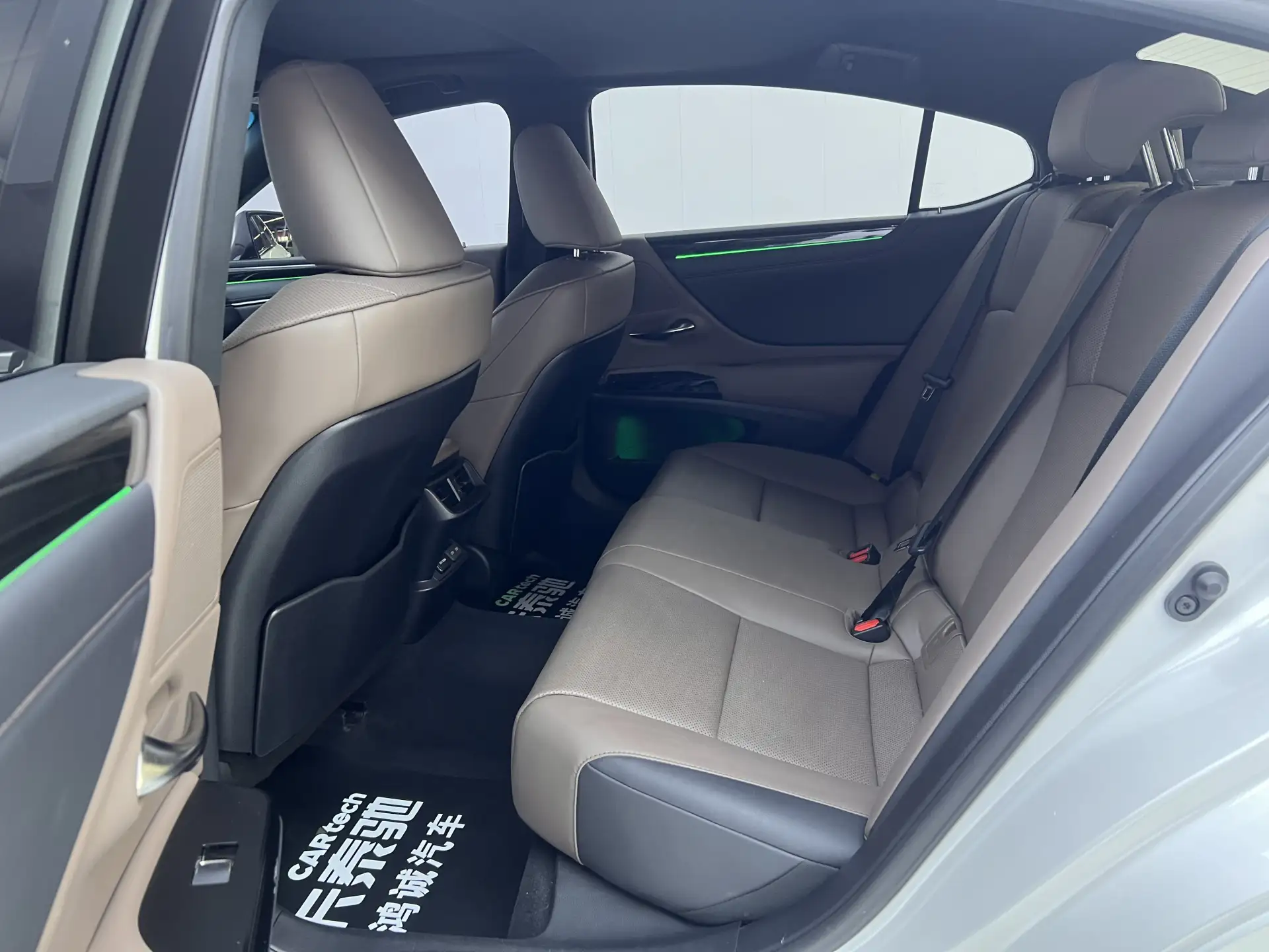 Lexus ES 200, 2024 20