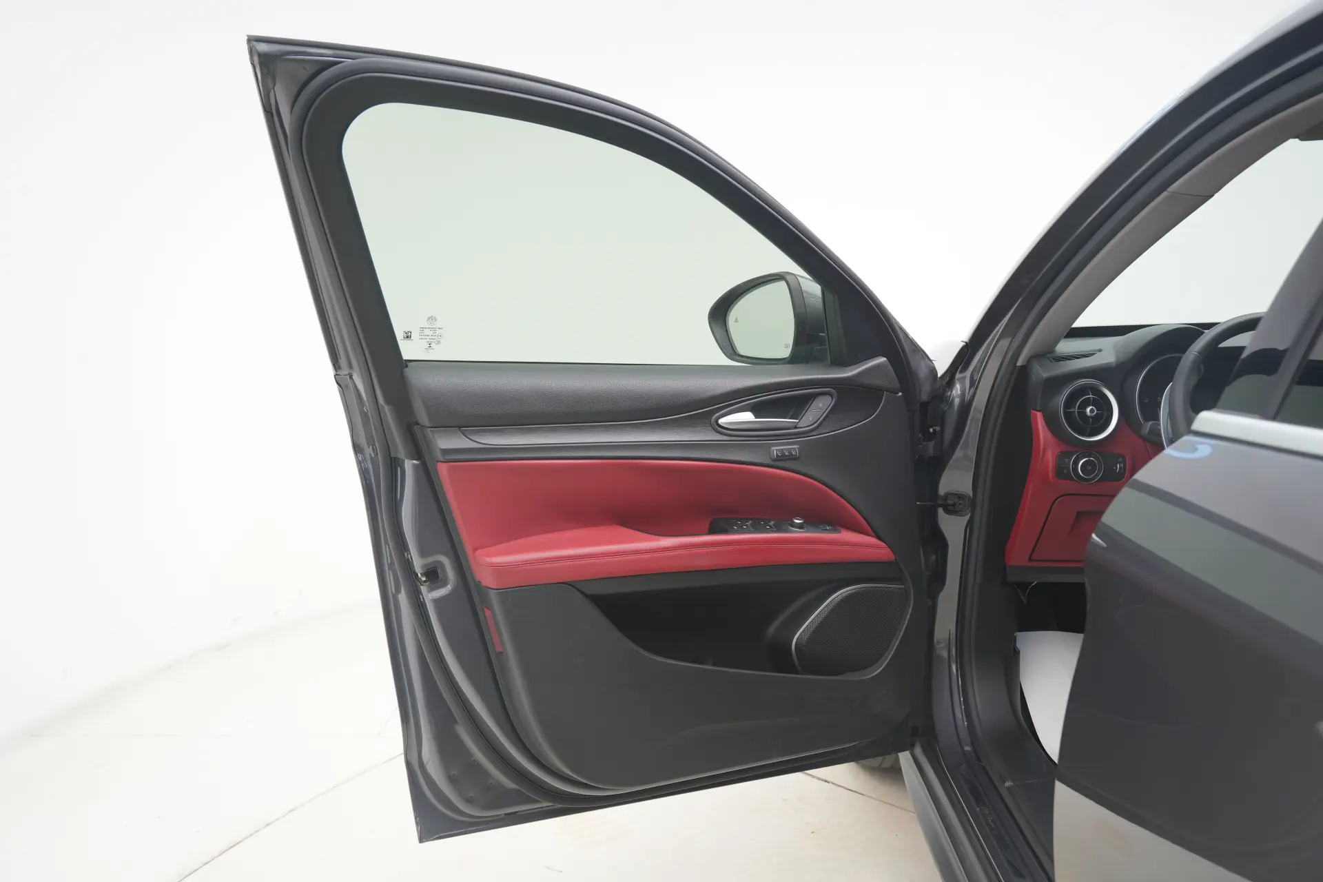 Alfa Romeo Stelvio, 2019 18