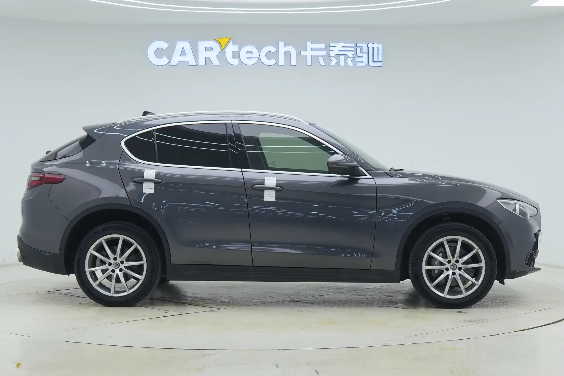 Alfa Romeo Stelvio, 2019 4