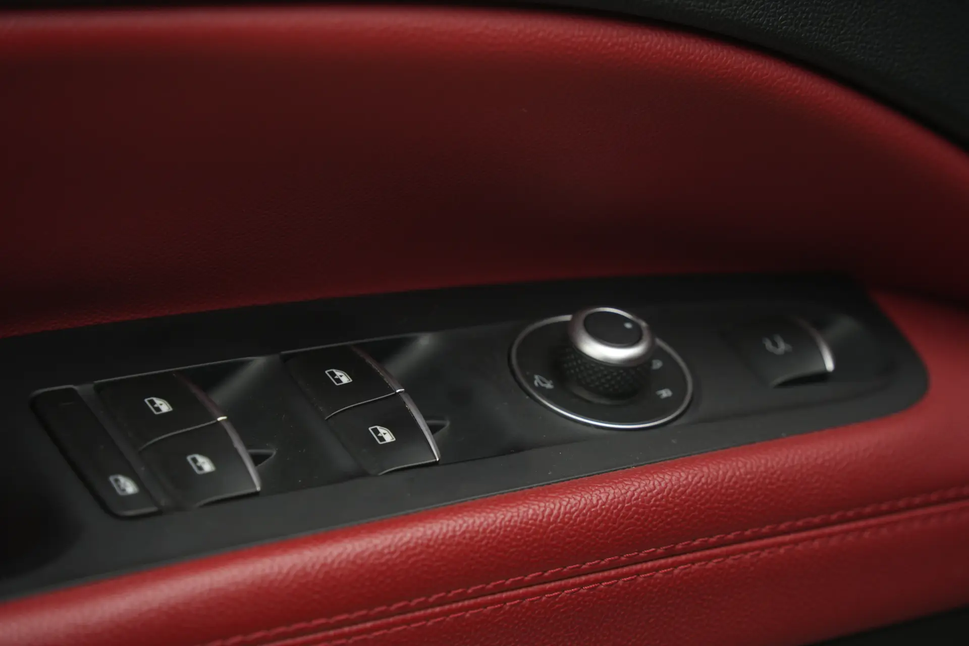 Alfa Romeo Stelvio, 2019 16
